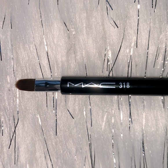 NWOT MAC 318 Retractable Lip Brush - Picture 4 of 4
